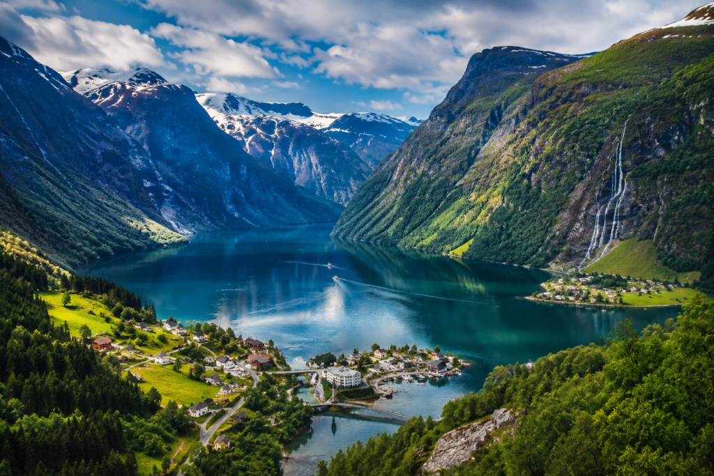 Norway Vacation Packages with Beautiful Fjords